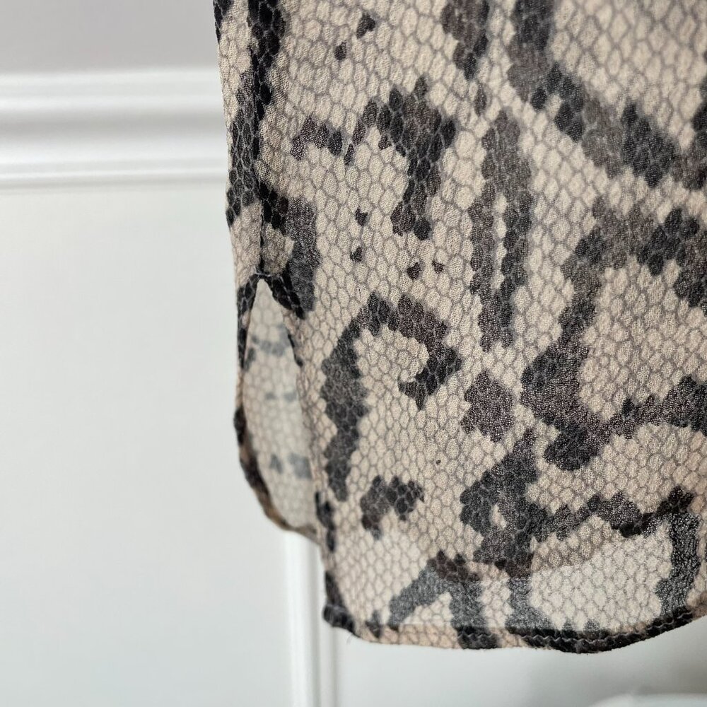 100% Silk Sleeveless Snakeskin Button-up Blouse - Picture 5 of 5